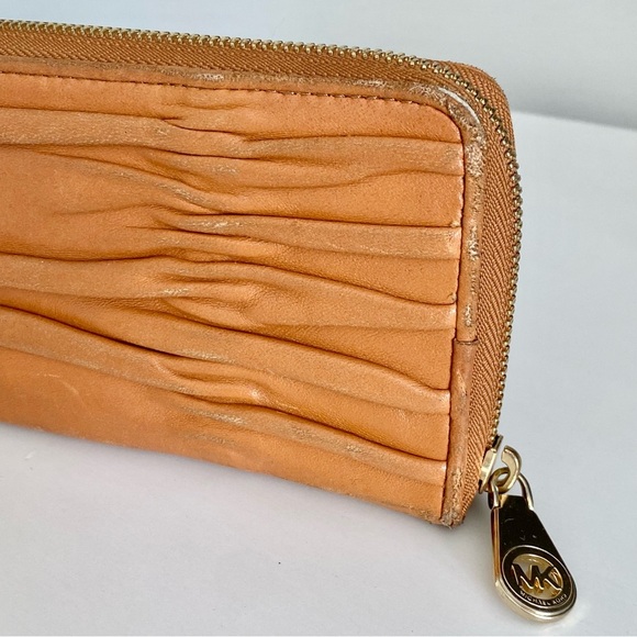 Michael Kors Ruched Leather Wallet - Picture 5 of 11